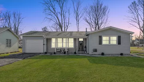 263 W Jefferson St, Arcola, IL 61910