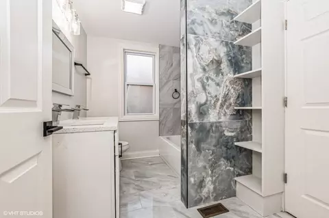 8446 S Oglesby Ave, Chicago, IL 60617 photo 6