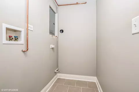 8446 S Oglesby Ave, Chicago, IL 60617 photo 18