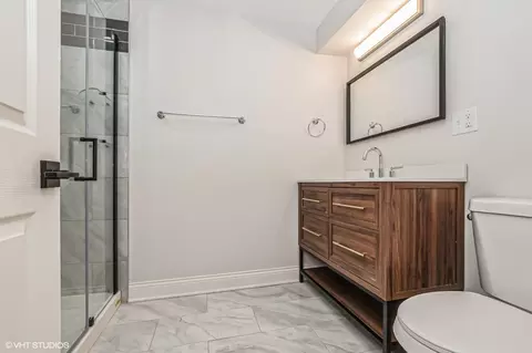 8446 S Oglesby Ave, Chicago, IL 60617 photo 16