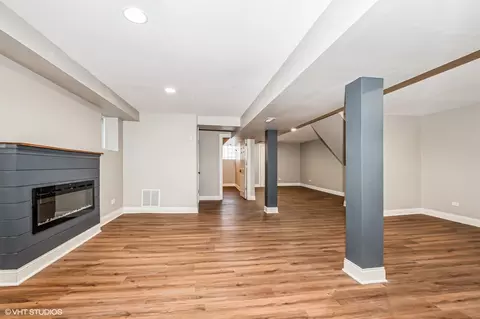 8446 S Oglesby Ave, Chicago, IL 60617 photo 14