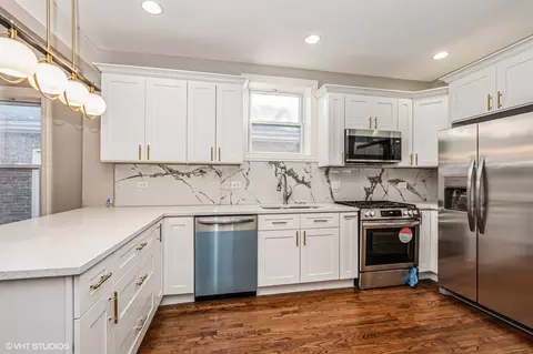 8446 S Oglesby Ave, Chicago, IL 60617 photo 12