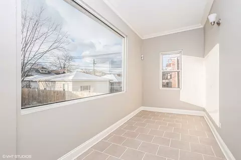 8446 S Oglesby Ave, Chicago, IL 60617 photo 17