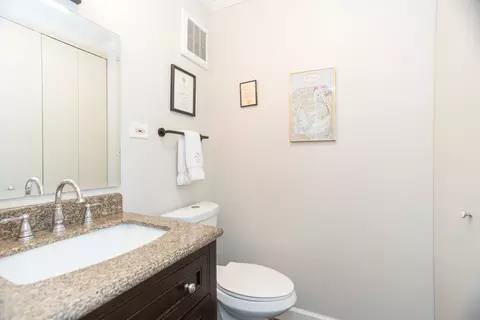 1663 N Vine St, Chicago, IL 60614 photo 11
