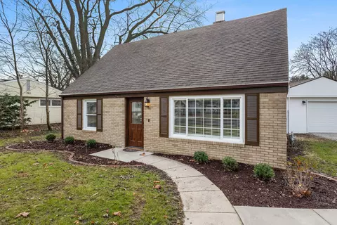 705 Ventura Rd, Champaign, IL 61820