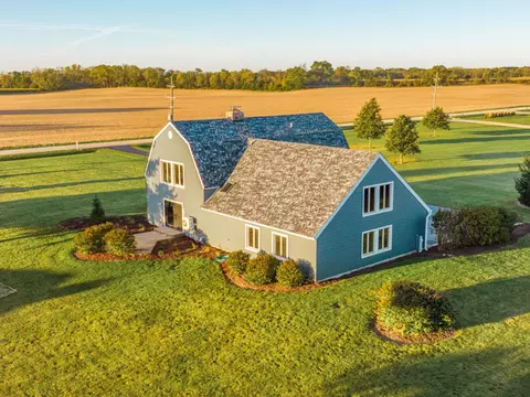 16910 Streit Rd, Harvard, IL 60033