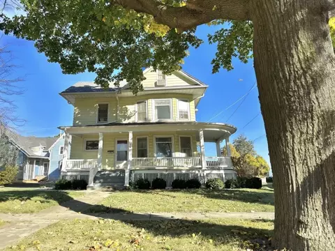 210 E Navaho Ave, Shabbona, IL 60550