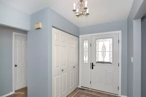 385 Grandview Ct, Algonquin, IL 60102 photo 3