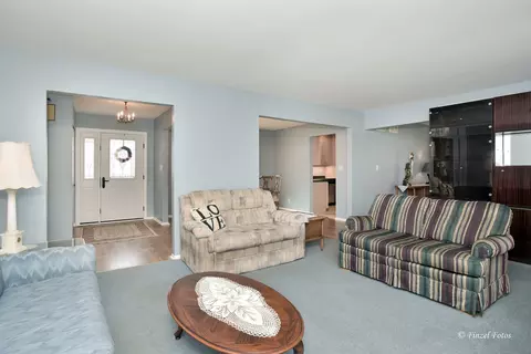 385 Grandview Ct, Algonquin, IL 60102 photo 6