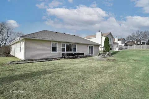 385 Grandview Ct, Algonquin, IL 60102 photo 16