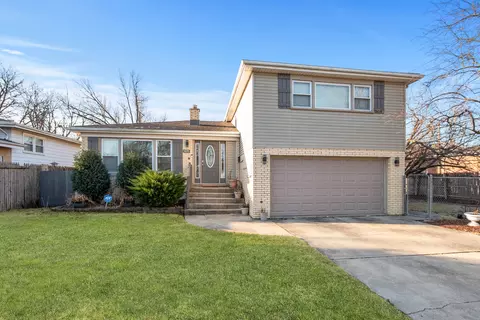 615 E 152nd St, Dolton, IL 60419