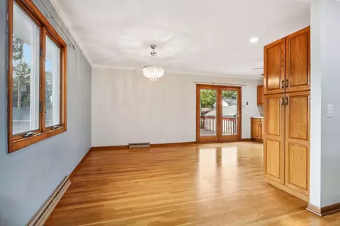 Living - 2405 Martin Ln, Rolling Meadows, IL 60008 photo 3 of 5