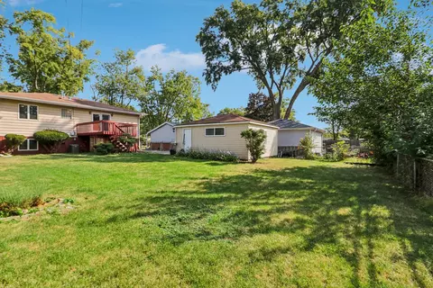 Exterior - 2405 Martin Ln, Rolling Meadows, IL 60008 photo 4 of 4