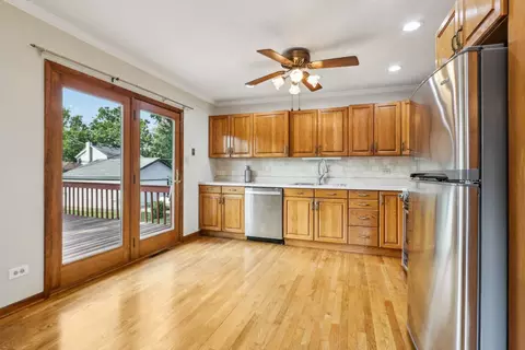 Kitchen - 2405 Martin Ln, Rolling Meadows, IL 60008 photo 1 of 2