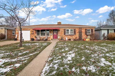 715 Cook Blvd, Bradley, IL 60915