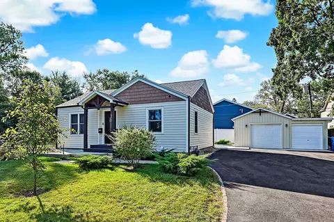 633 Dawn Pl, Downers Grove, IL 60515