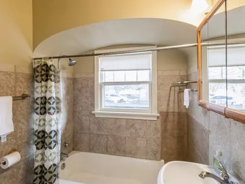 Bath - 685 Chester Ave, Elgin, IL 60120 photo 1 of 1