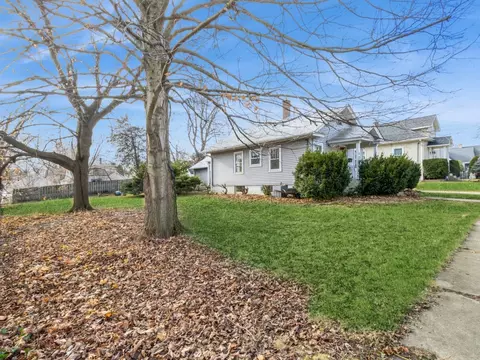 Exterior - 685 Chester Ave, Elgin, IL 60120 photo 2 of 5