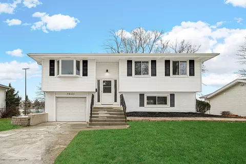 1021 Bradford Ln, Schaumburg, IL 60193