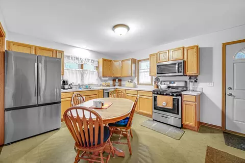 Kitchen - 6748 S 77th Ave, Bridgeview, IL 60455 photo 1 of 2