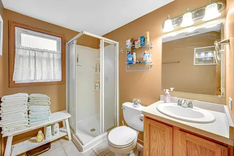 Bath - 6748 S 77th Ave, Bridgeview, IL 60455 photo 2 of 2