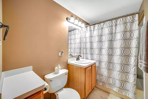 Bath - 6748 S 77th Ave, Bridgeview, IL 60455 photo 1 of 2