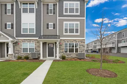 324 Basin Ct, Saint Charles, IL 60174
