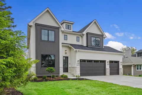 4825 Stonewall Ave, Downers Grove, IL 60515