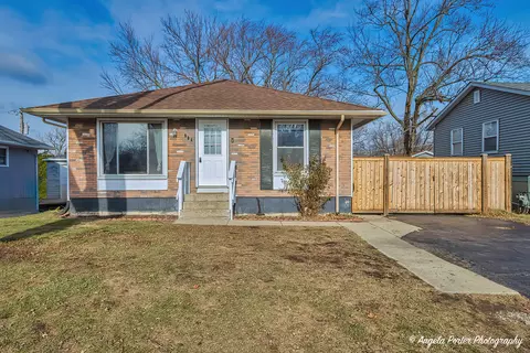 604 Redwing St, Round Lake Beach, IL 60073