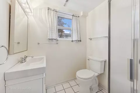 Bath - 117 W Bailey Rd, Naperville, IL 60565 photo 2 of 2