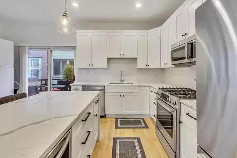 448 N Carpenter St #C, Chicago, IL 60642 photo 9