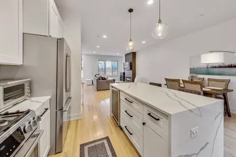448 N Carpenter St #C, Chicago, IL 60642 photo 8