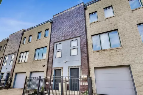 448 N Carpenter St #C, Chicago, IL 60642