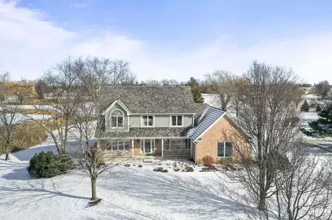27463 N Primrose Ln, Mundelein, IL 60060