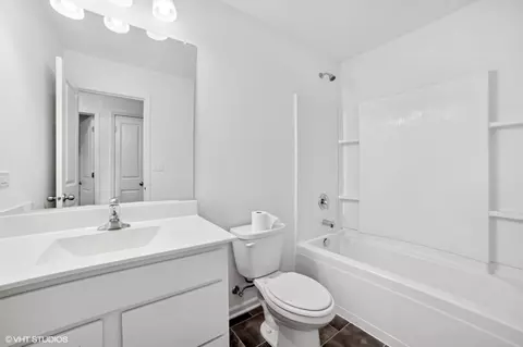 Bath - 3822 Currant Ln, Elgin, IL 60124 photo 2 of 2