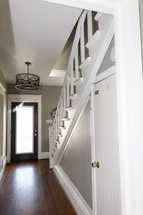 Entry Way - 504 E 2nd St, Rock Falls, IL 61071 photo 2 of 7