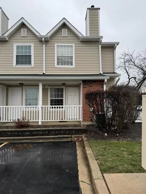 1297 Wyndham Ln #101, Palatine, IL 60074