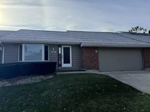 3114 Fairway Oaks Dr #25, Dekalb, IL 60115