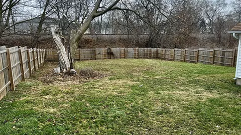 Exterior - 412 E Wall St, Morrison, IL 61270 photo 3 of 5