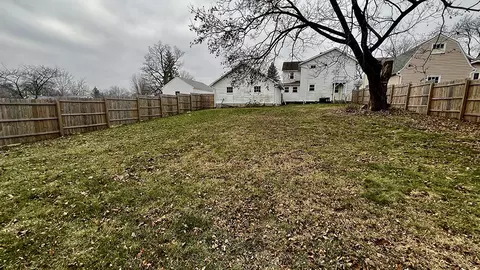 Exterior - 412 E Wall St, Morrison, IL 61270 photo 5 of 5