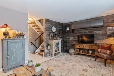 Living - 42 Forest Ln, Cary, IL 60013 photo 2 of 3