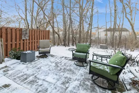 Exterior - 42 Forest Ln, Cary, IL 60013 photo 2 of 4
