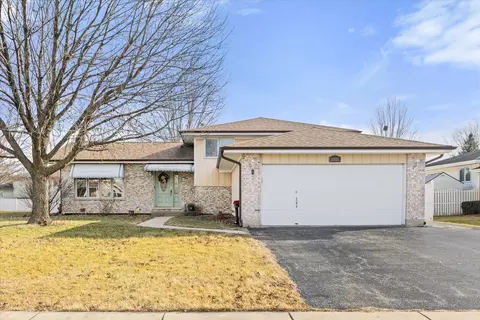 16425 Edgewood Dr, Plainfield, IL 60586