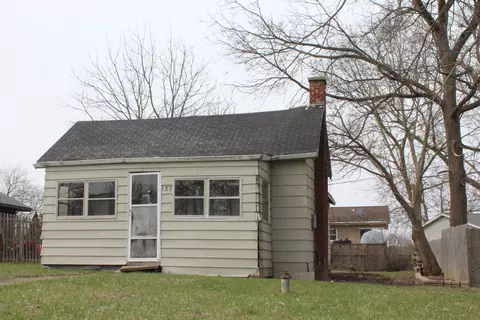 137 Park Rd, Lakemoor, IL 60051