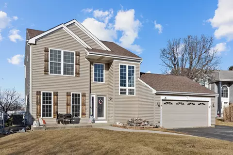 909 Barbara St, Lake In The Hills, IL 60156