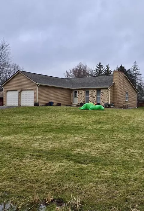 1504 Sudeenew Dr, Johnsburg, IL 60051