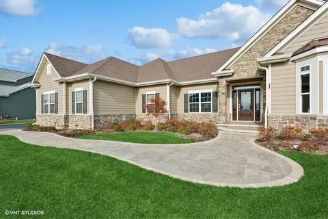 4 N223 Norton Lake Cir, Campton Hills, IL 60175