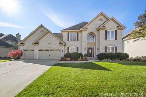 2511 Saddlebrook Dr, Naperville, IL 60564