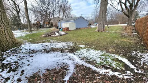Exterior - 705 W Dowell Rd, Mchenry, IL 60051 photo 4 of 4