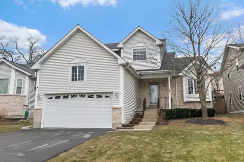 810 Woodland Rd, Wauconda, IL 60084
